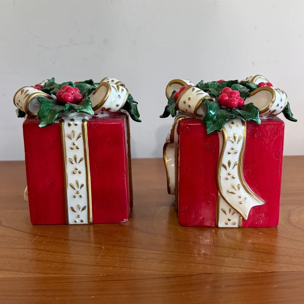 Vintage 2001 Avon Christmas‎ Gift Box Candle Holders Red Holly Berry Ceramic